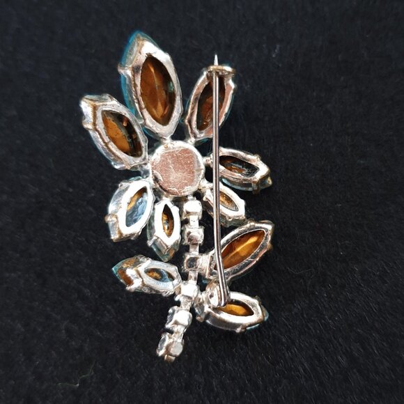 Gorgeous Vintage Mid-Century Blue Rhinestone Silver Tone Flower Brooch - Picture 5 of 11